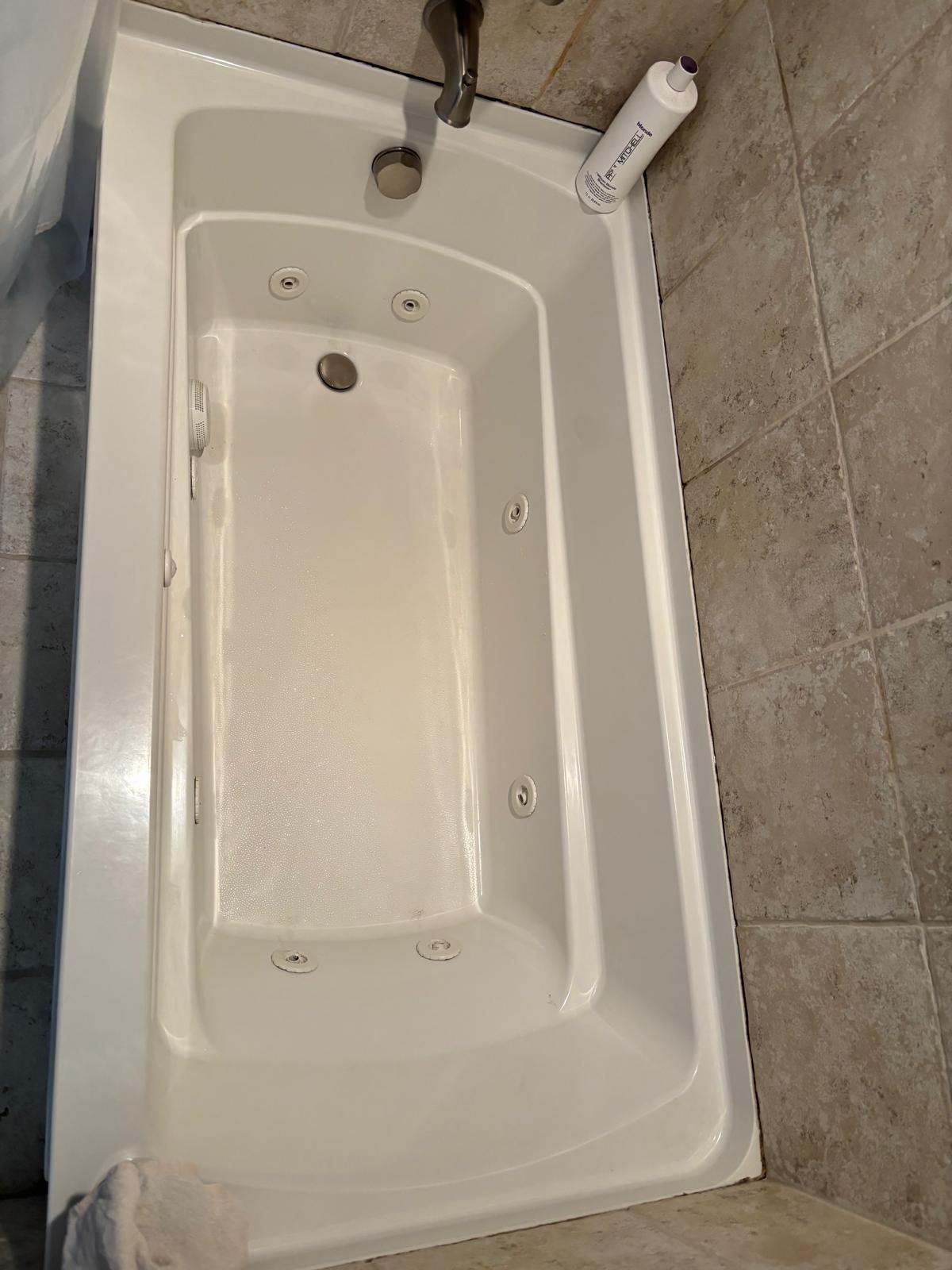 The same jetted bathtub after cleaning